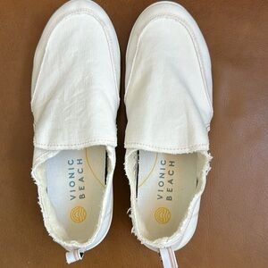 Vionic Beach Canvas Slip-ons
